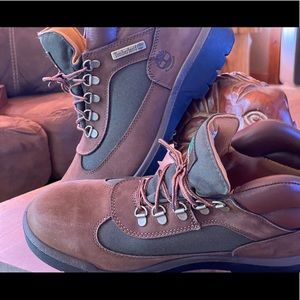 TIMBERLAND HIKING BOOTS